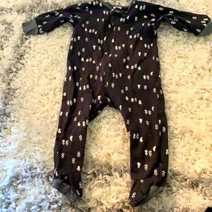 Footed onesie tree grey